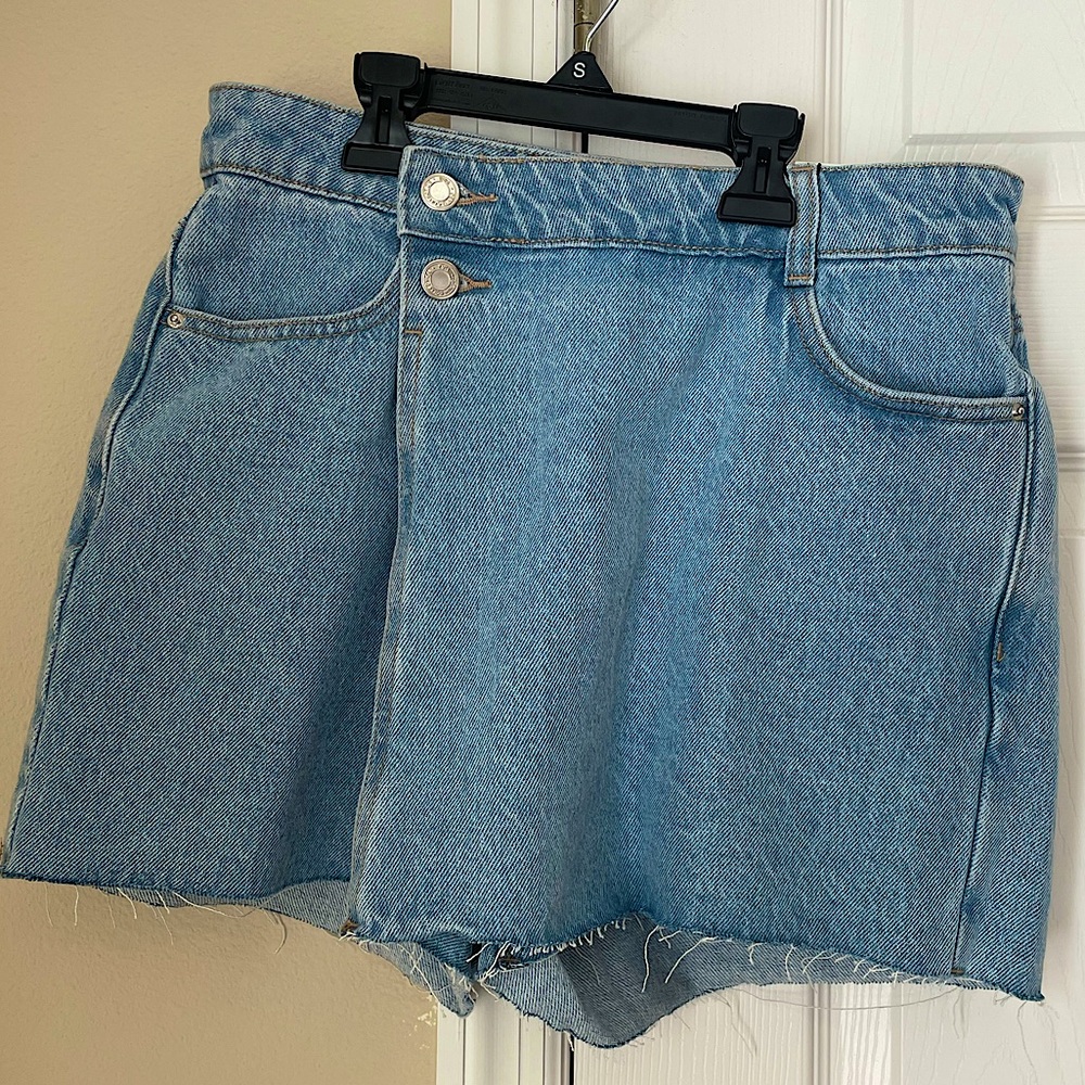 NWT Zara Denim Skort with Buttons